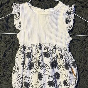 Lila + Jack Baby Romper 12–18M Black White Floral